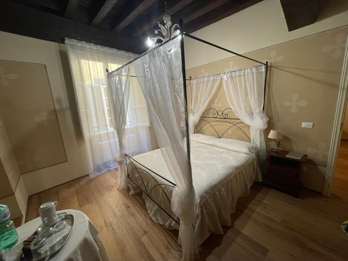 루카 La Boheme B&B 외부 사진
